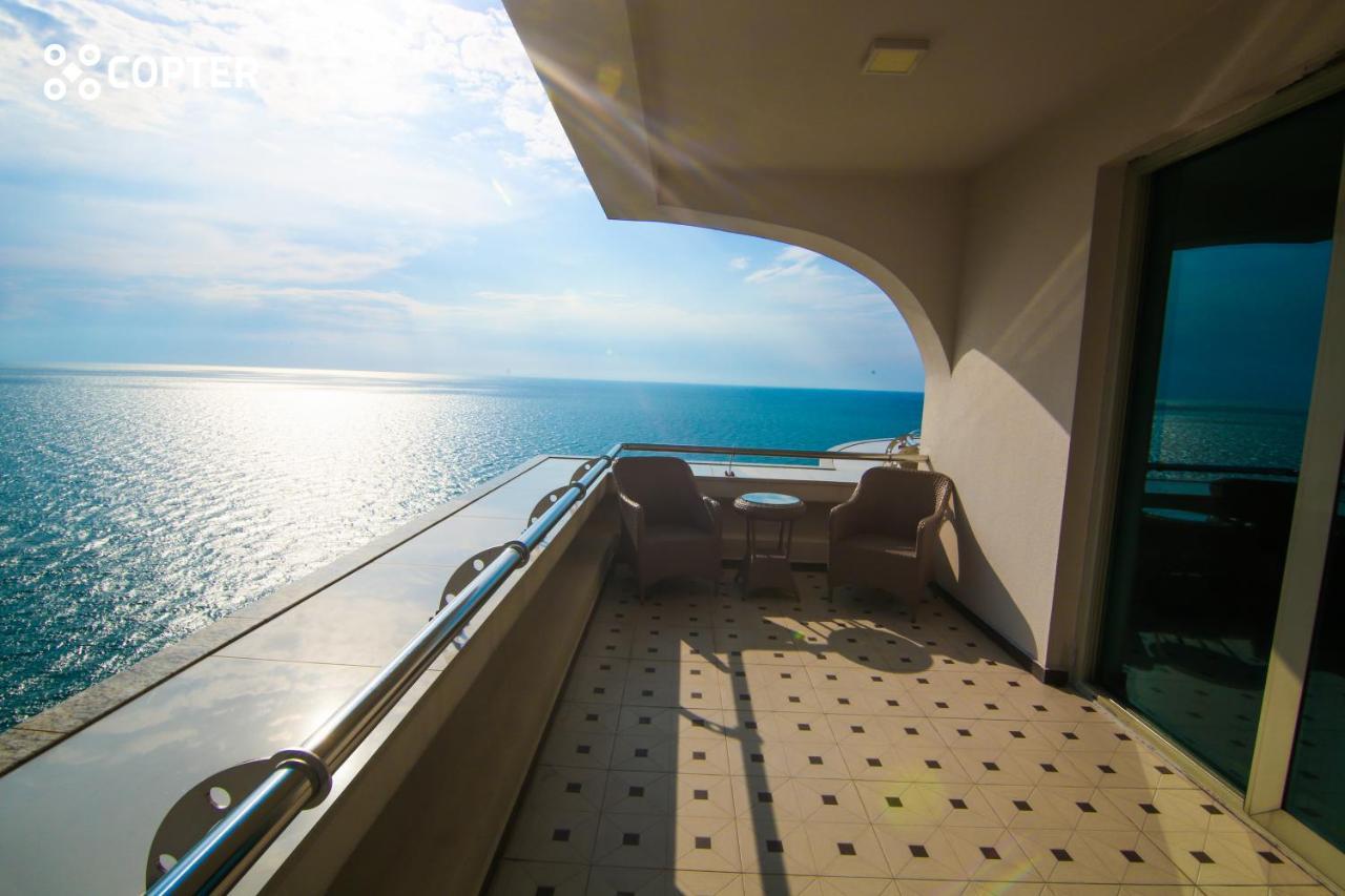 Castello Mare All Inclusive Resort Batoumi Extérieur photo