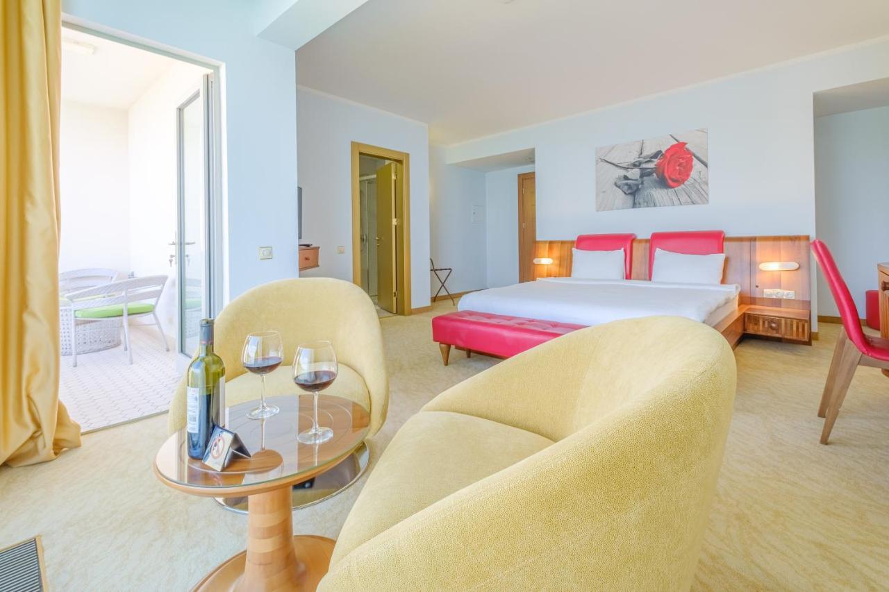 Castello Mare All Inclusive Resort Batoumi Extérieur photo